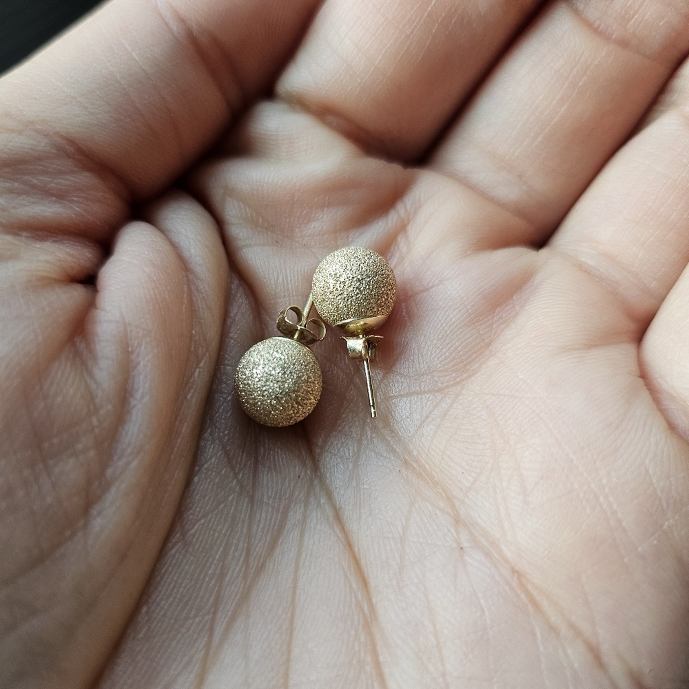 Fzn 14k gold stardust sphere stud earrings 5/16" ball diameter